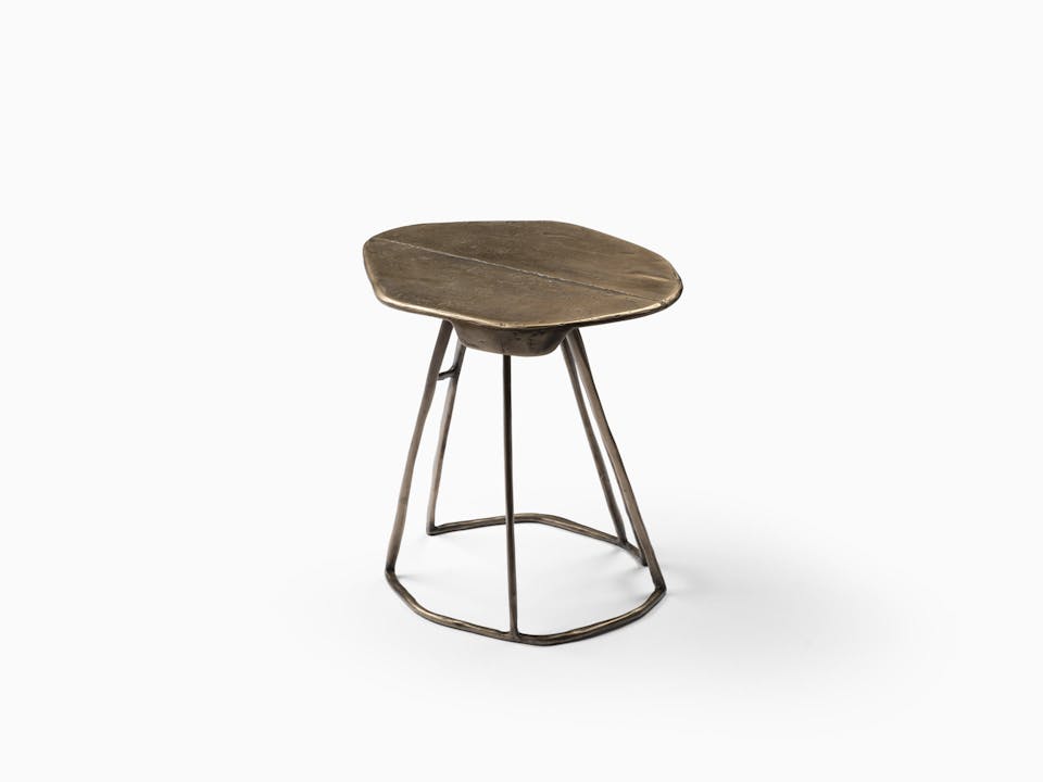 de sousa hughes caste Ekaldum Table