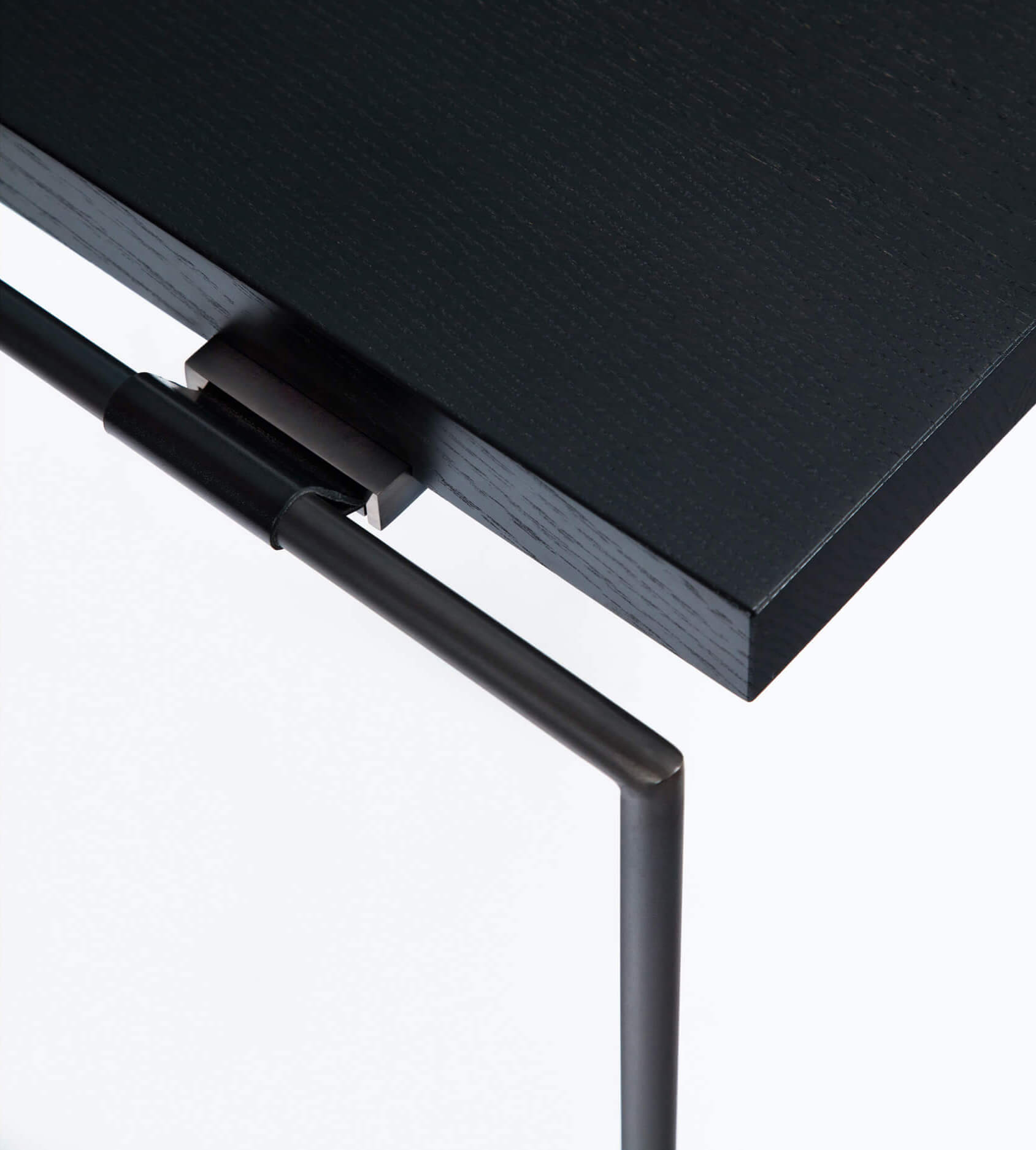 de sousa hughes caste roe side table detail 3