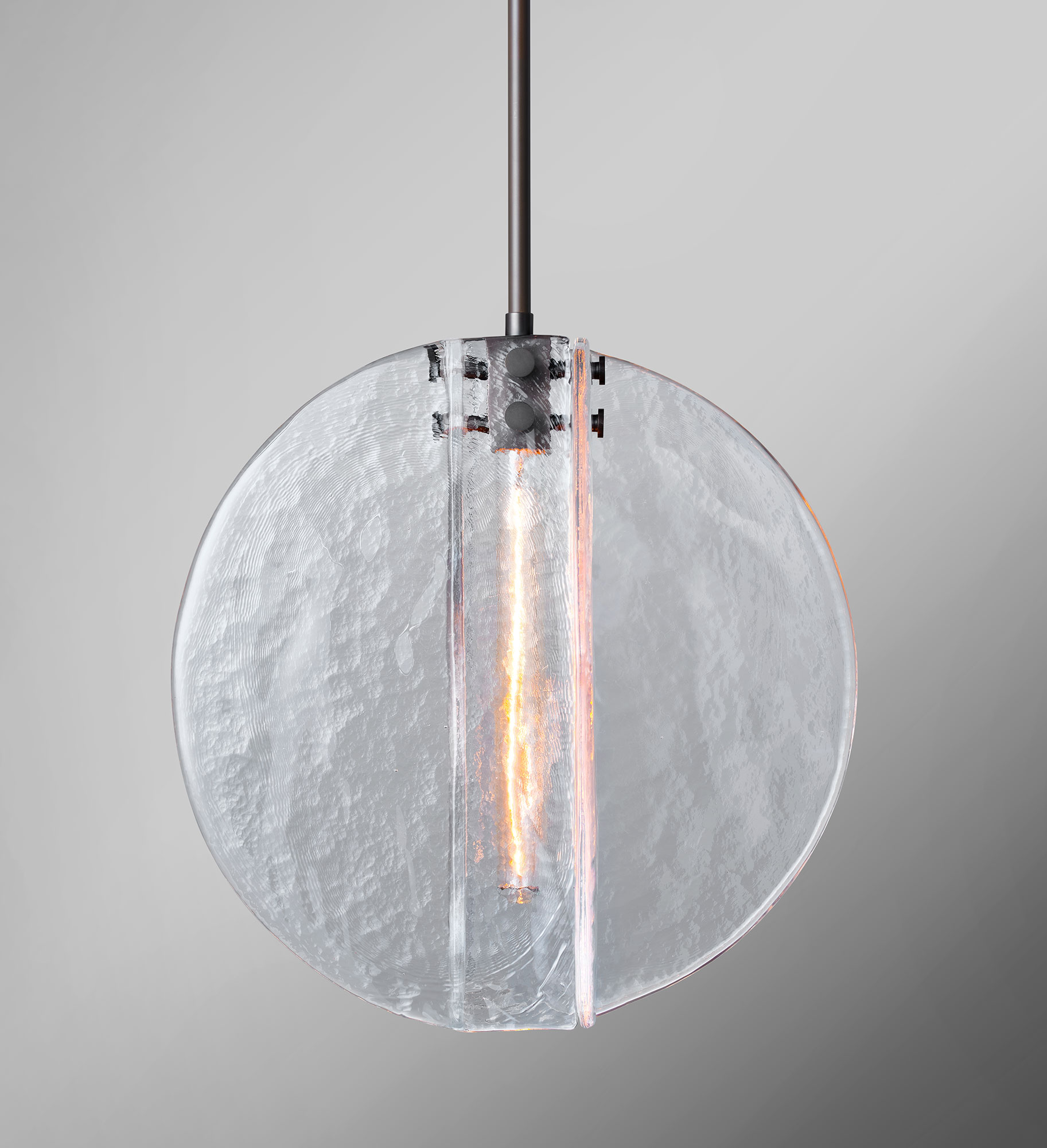 2GNHVfTOUiY de sousa hughes Jonathan Browning Dubreuil Pendant