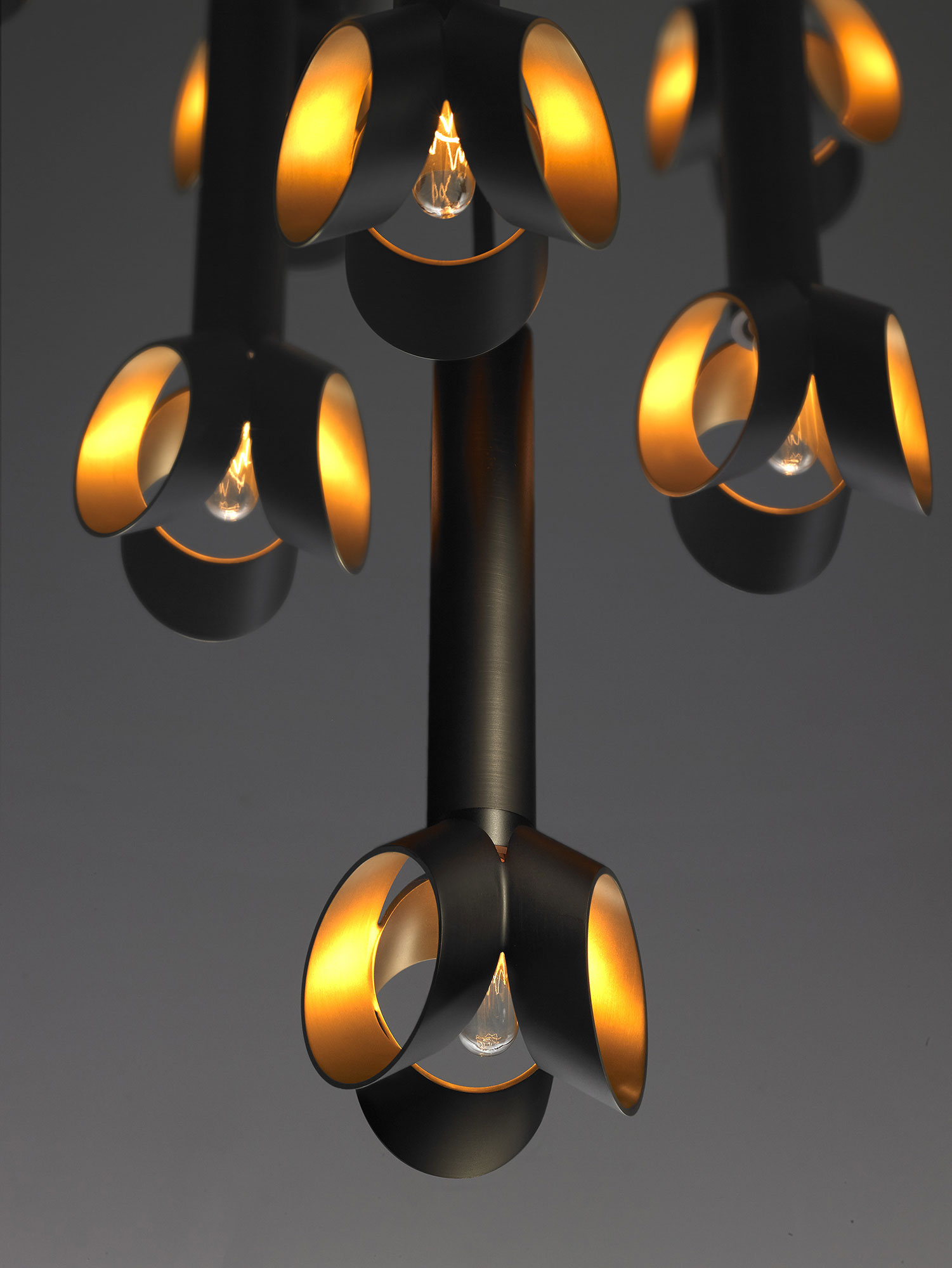 de sousa hughes Jonathan Browning Cantenac Circular Chandelier detail
