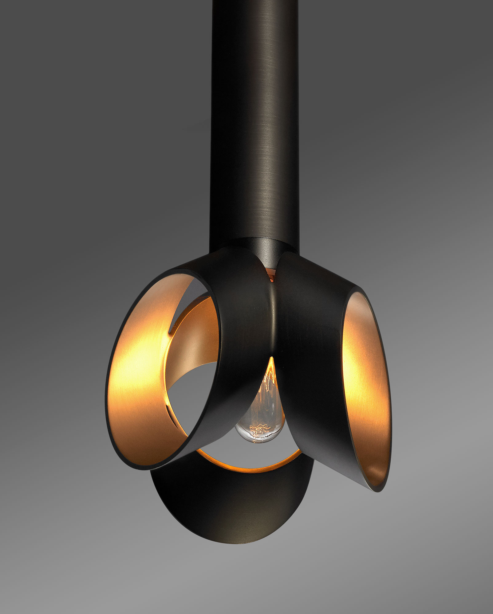 de sousa hughes Jonathan Browning Cantenac Pendant detail