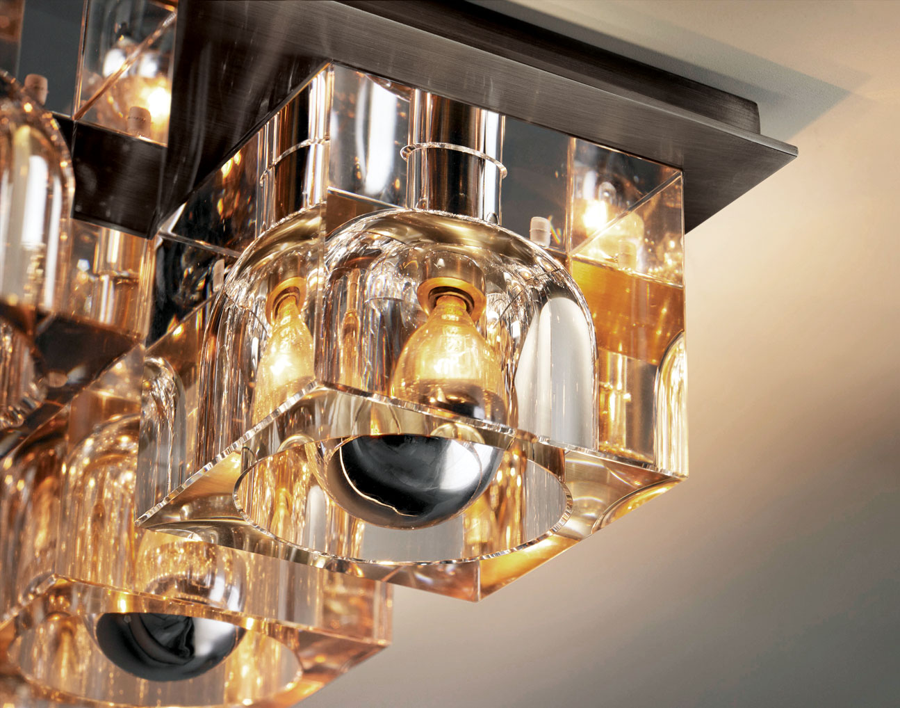 de sousa hughes Jonathan Browning Glacon 9 Light Flush Mount detail