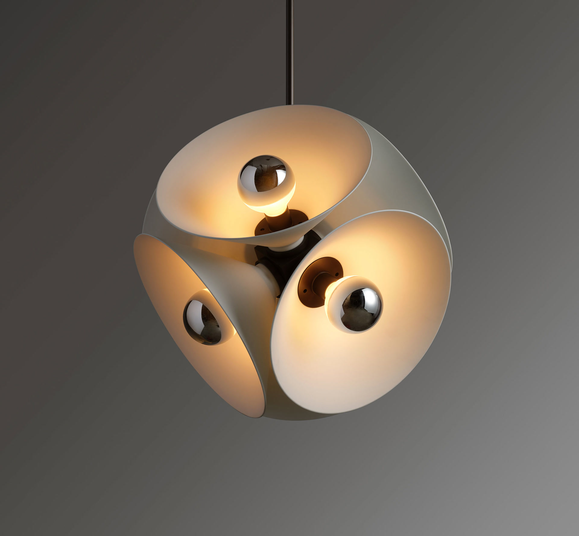 de sousa hughes Jonathan Browning Lauriston Cluster Pendant angle