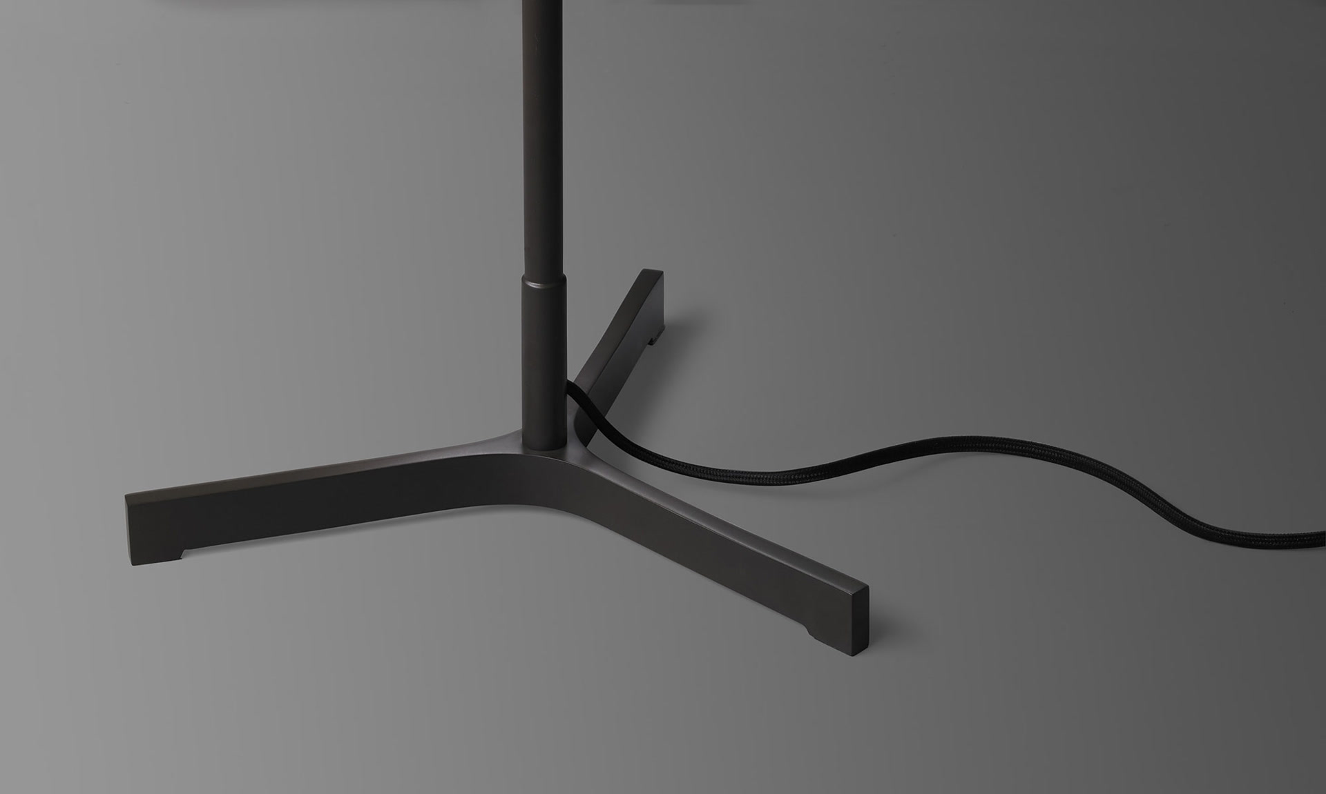 de sousa hughes Jonathan Browning Sannes Floor Lamp base