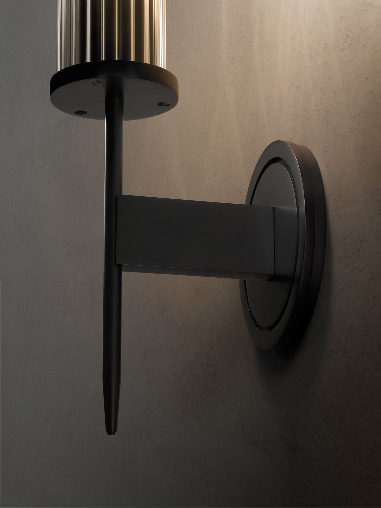 de sousa hughes Jonathan Browning Alouette Outdoor Sconce detail