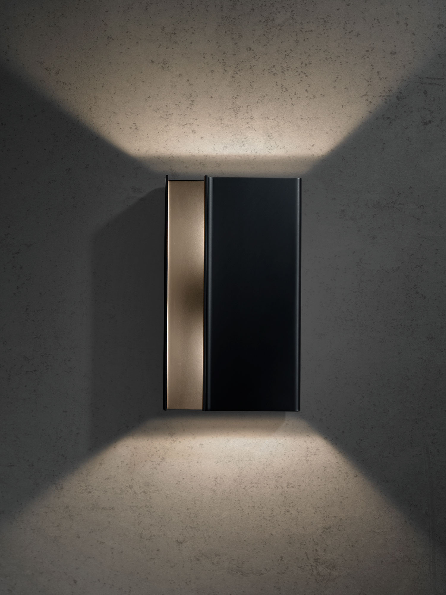 de sousa hughes Jonathan Browning Brouillon Outdoor Sconce