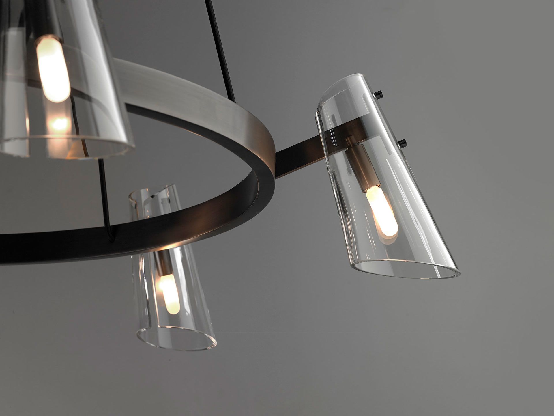 de sousa hughes Jonathan Browning Valette Circular Chandelier detail