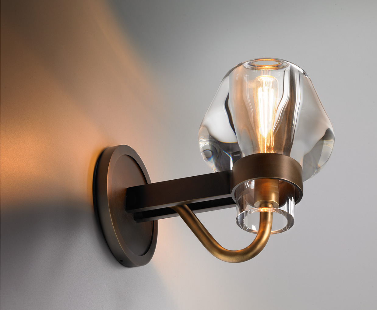 de sousa hughes Jonathan Browning Montalembert Sconce low angle