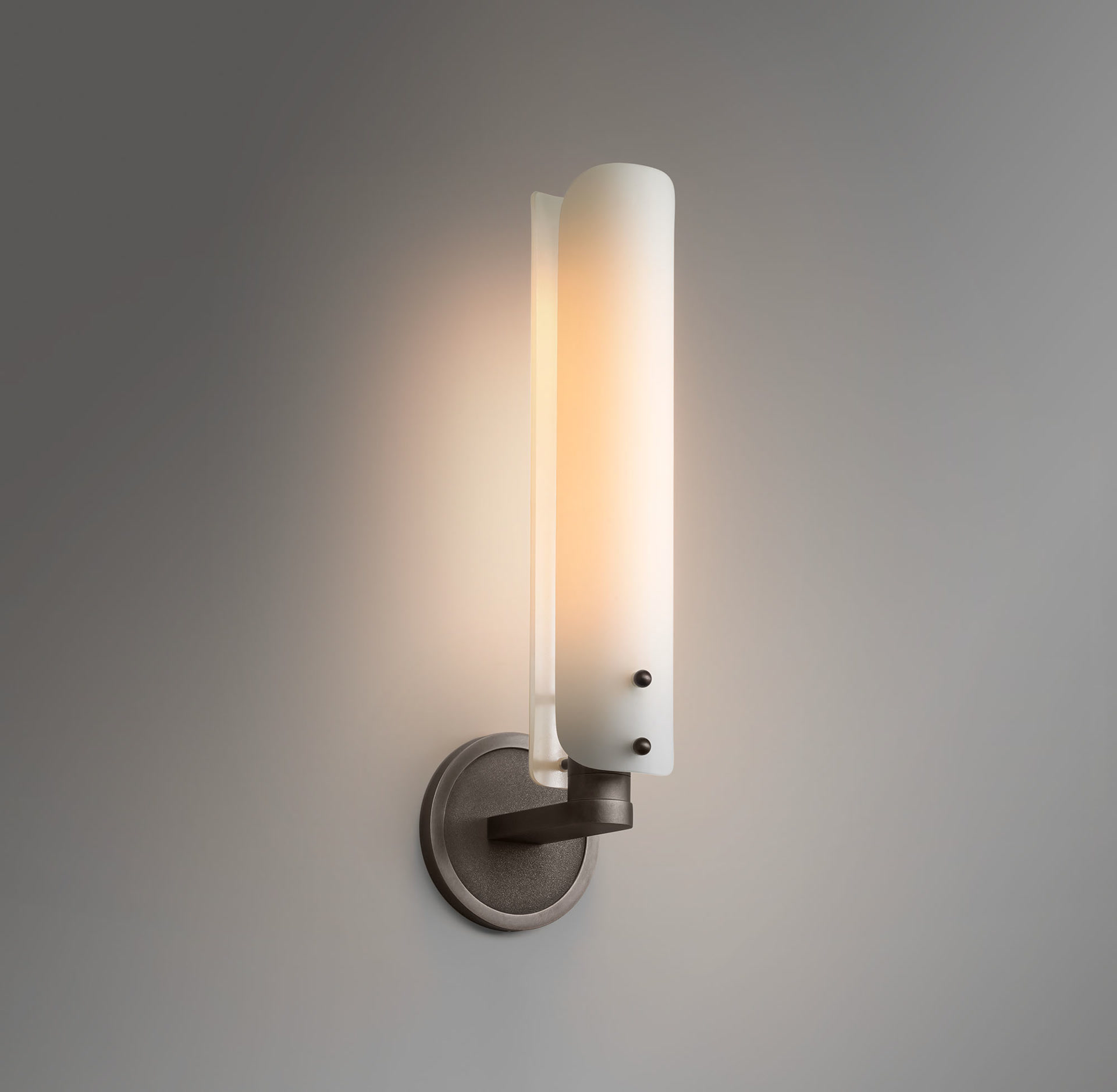 de sousa hughes Jonathan Browning Platiere Sconce