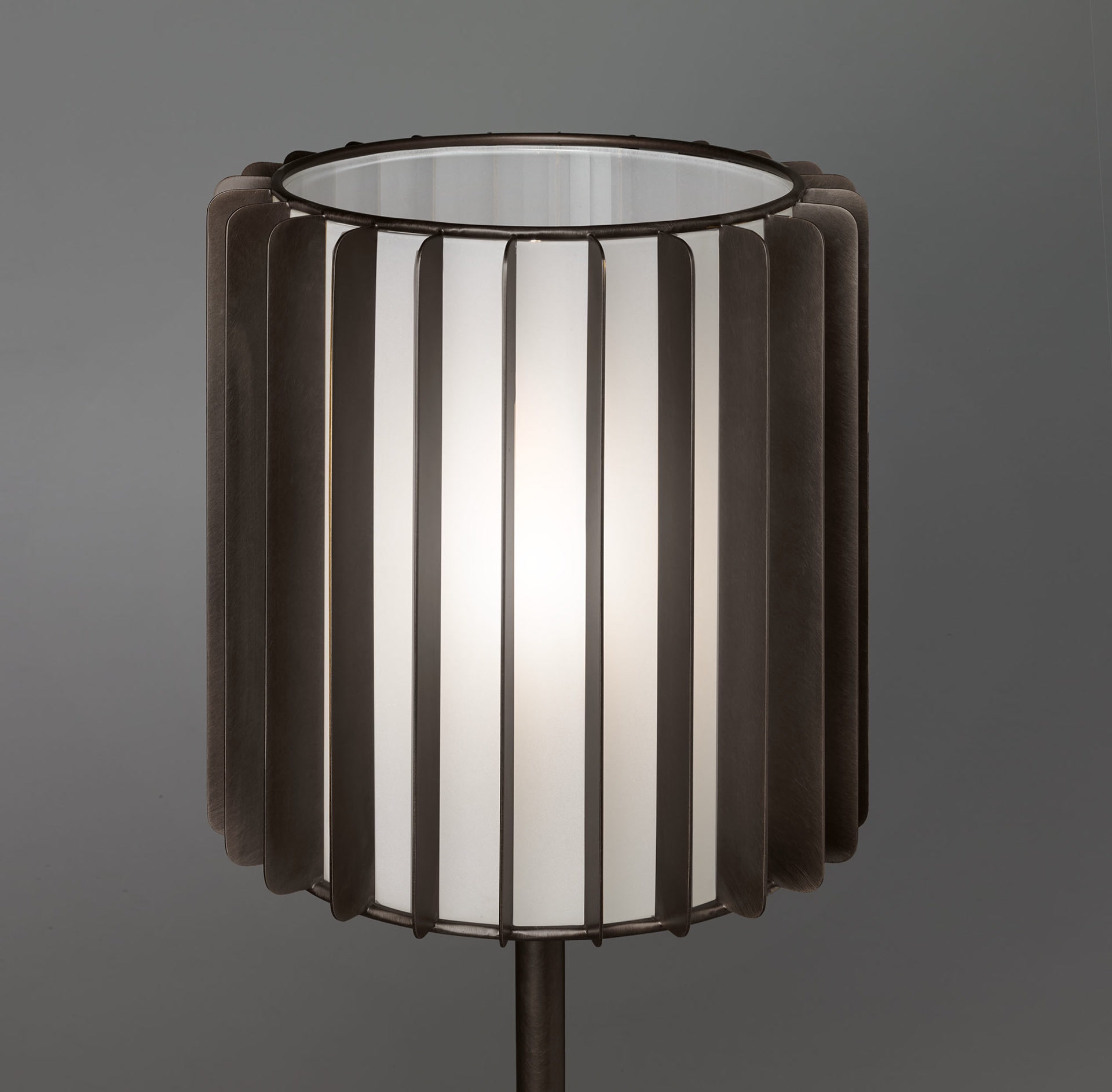 de sousa hughes Jonathan Browning Duvernois Table Lamp detail
