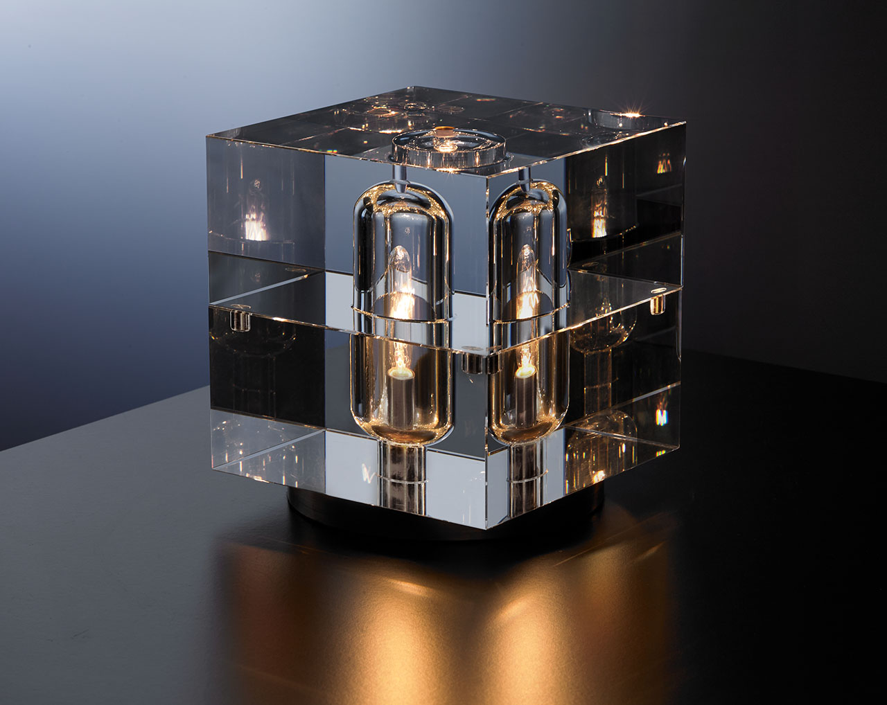 de sousa hughes Jonathan Browning Glacon Square Table Lamp angle