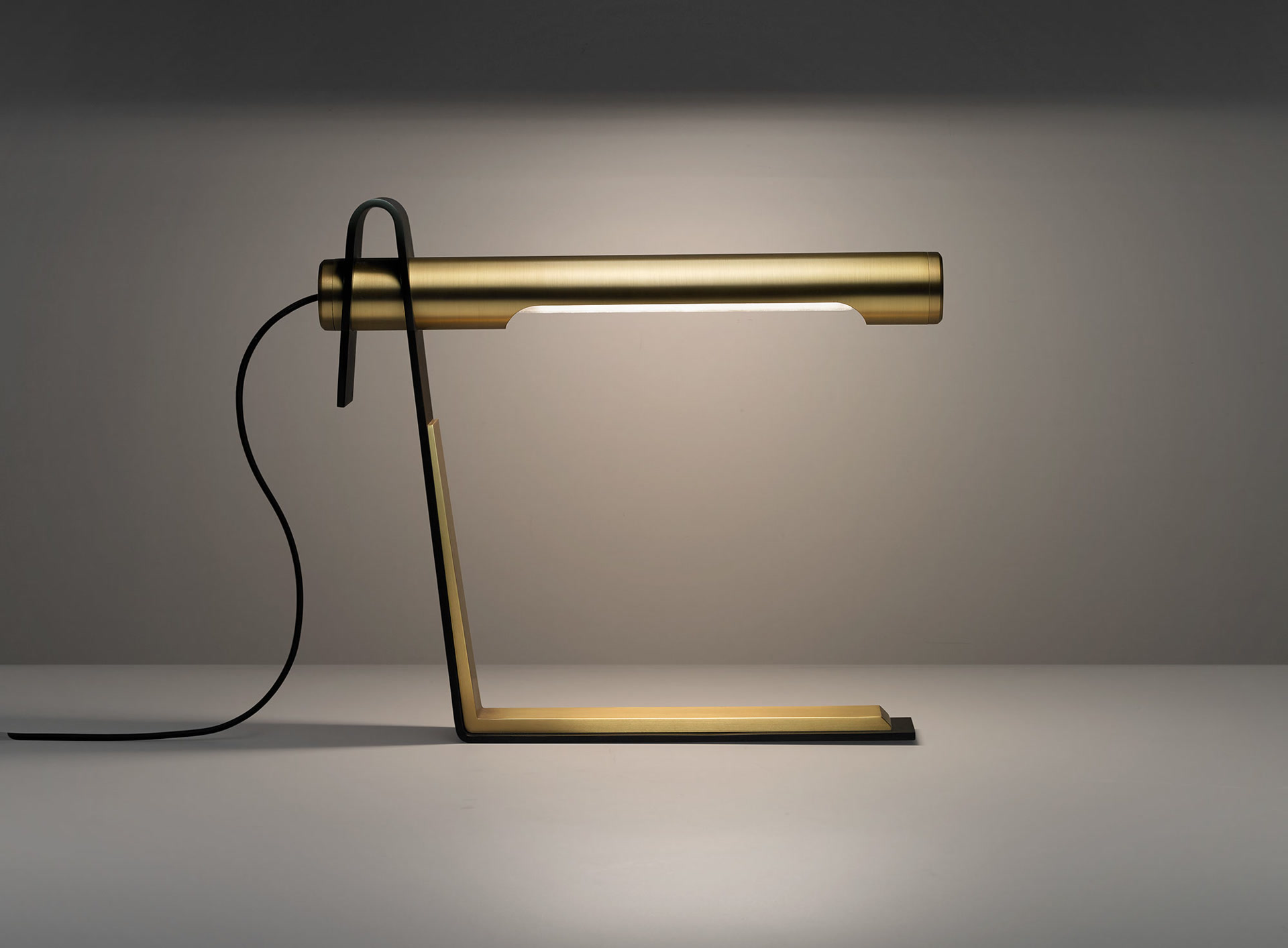 de sousa hughes Jonathan Browning Tourville Table Lamp