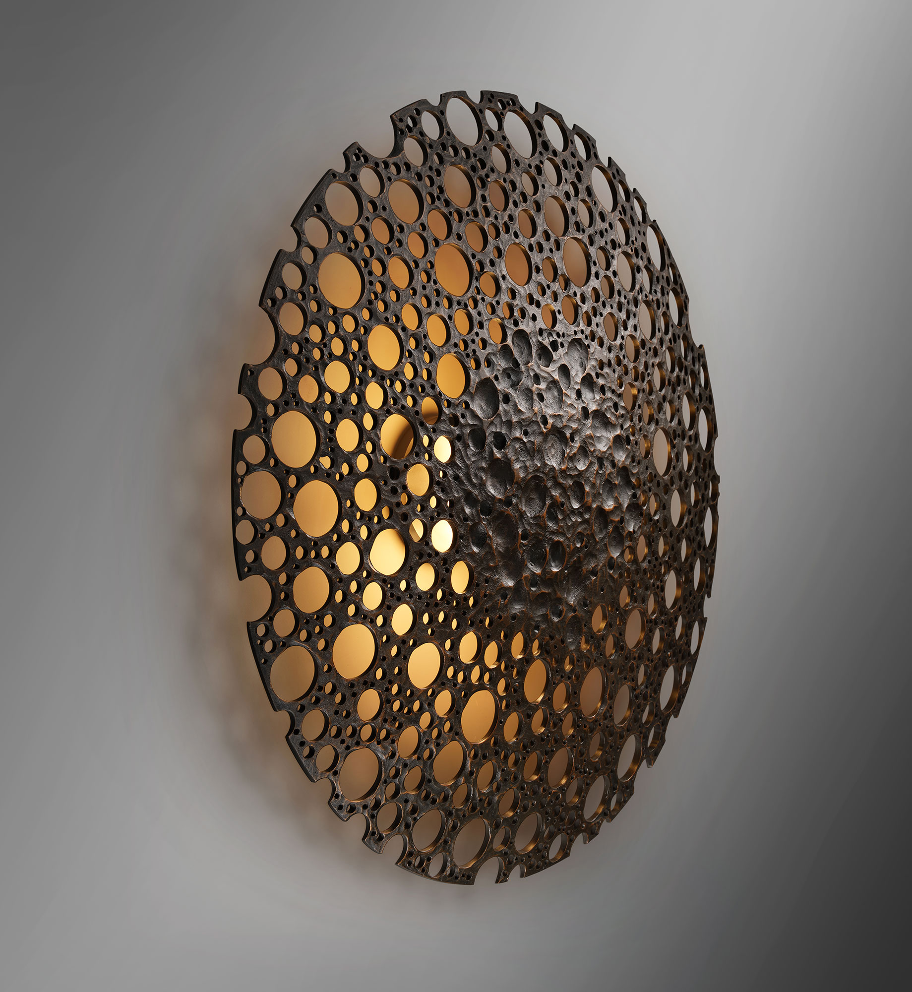 2GNHVfTOUsz de sousa hughes Jonathan Browning Shield Sconce