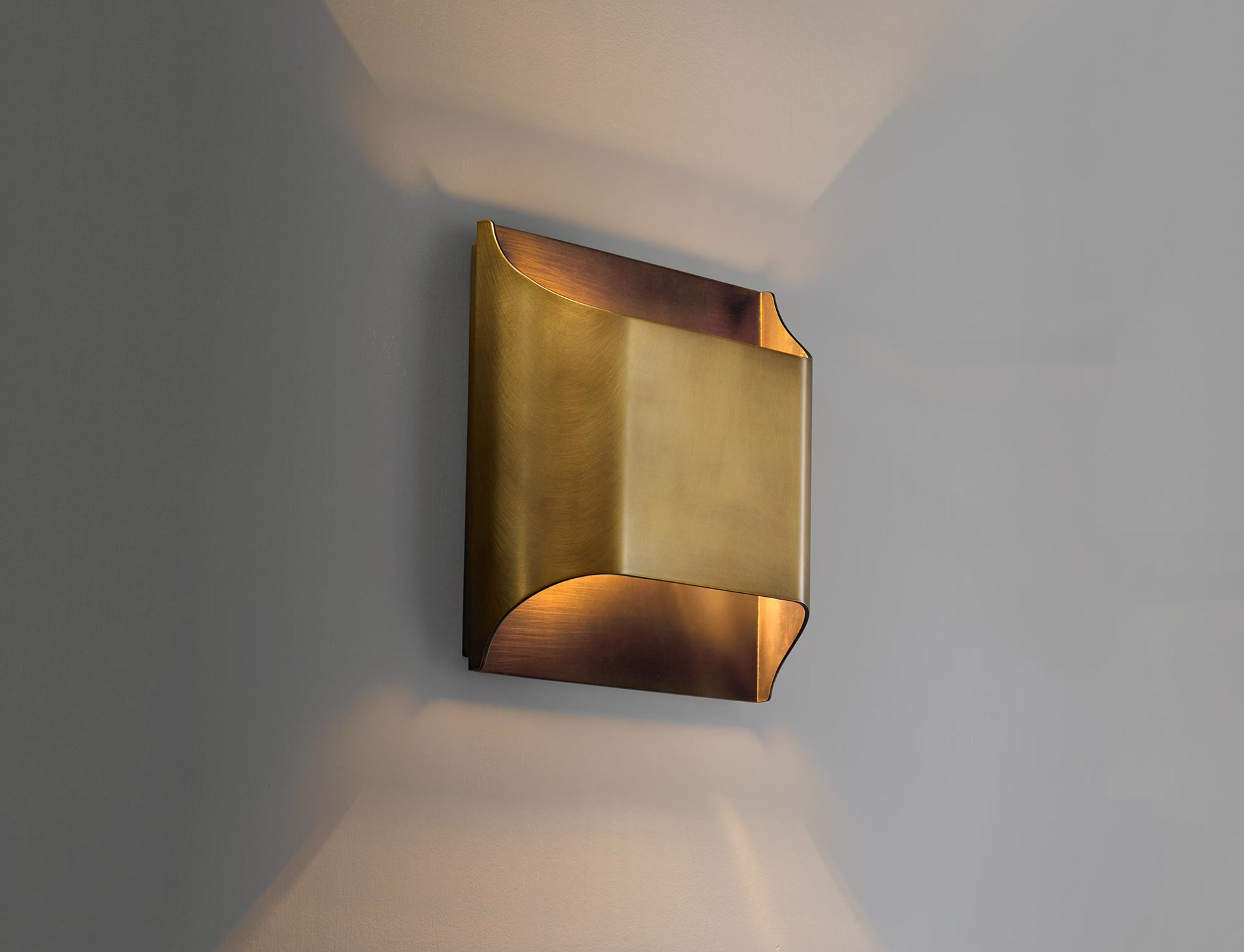 de sousa hughes Jonathan Browning Leclerc Sconce