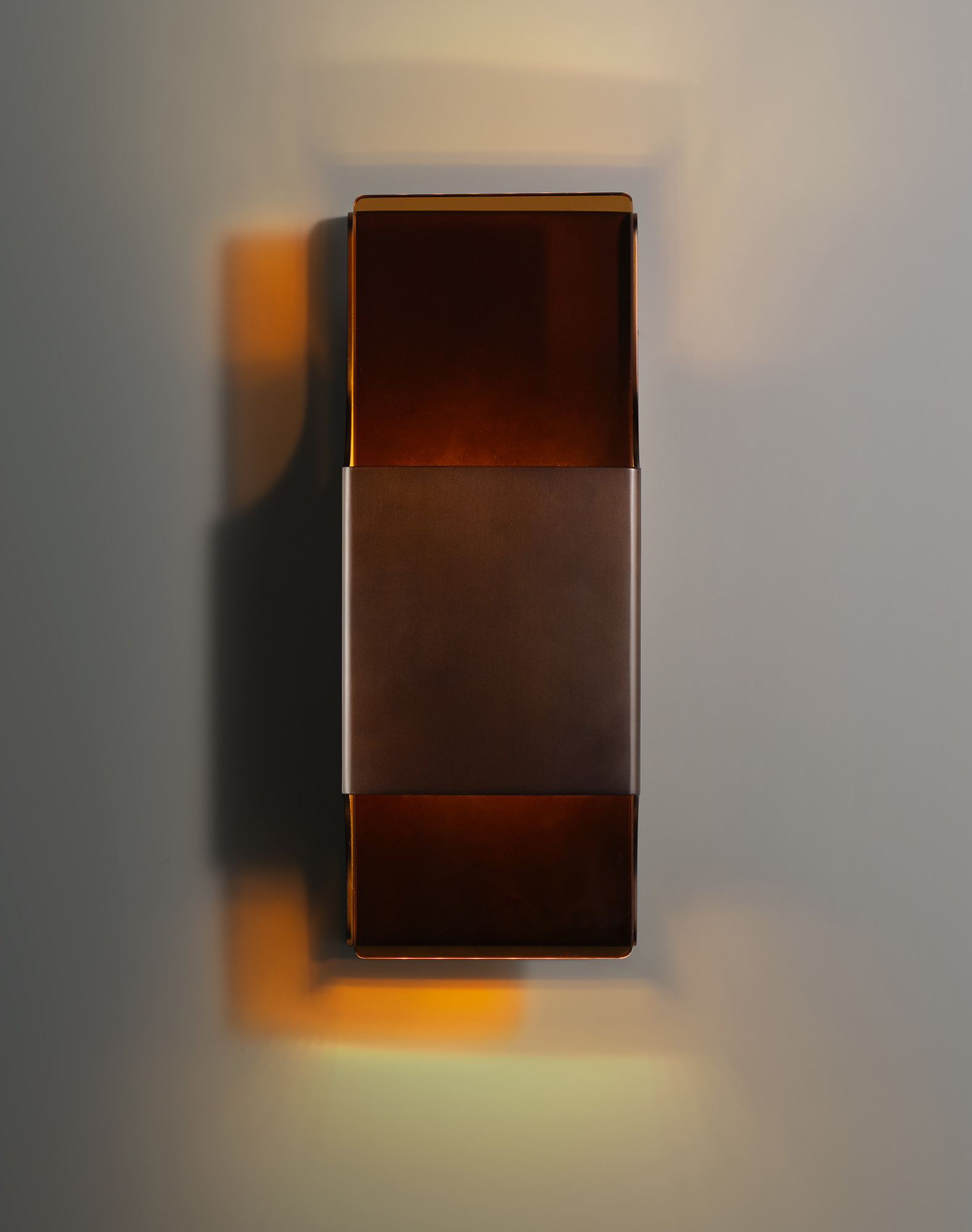 de sousa hughes Jonathan Browning Leclerc Slim Sconce angle