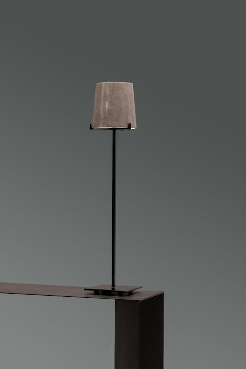 de sousa hughes alexander lamont Stem Table lamp chocolate Shagreen 01
