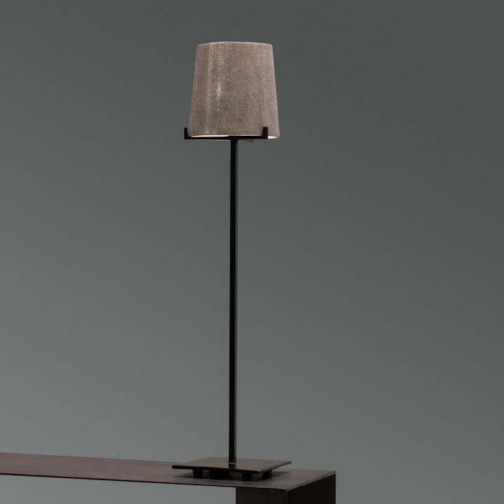 de sousa hughes alexander lamont Stem Table lamp chocolate Shagreen 01