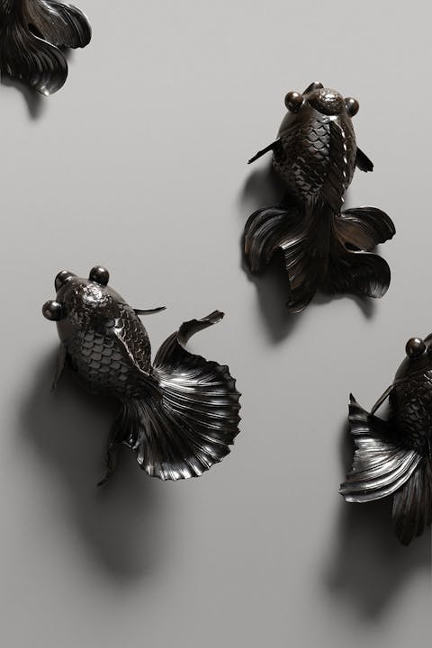 de sousa hughes alexander lamont bronze fantails detail