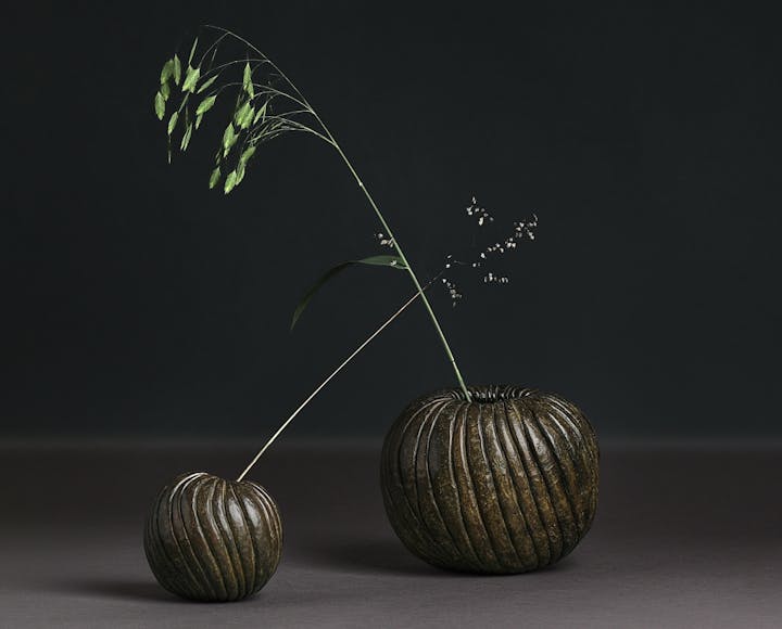 de sousa hughes alexander lamont cockle vases