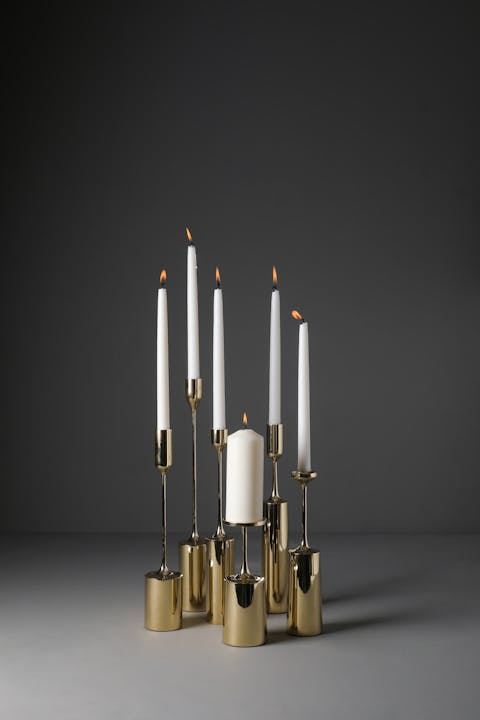 de sousa hughes alexanderlamont Contrepoids candlesticks polished brass