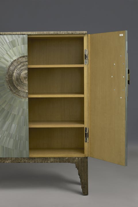 de sousa hughes alexander lamont Agata Cabinet open