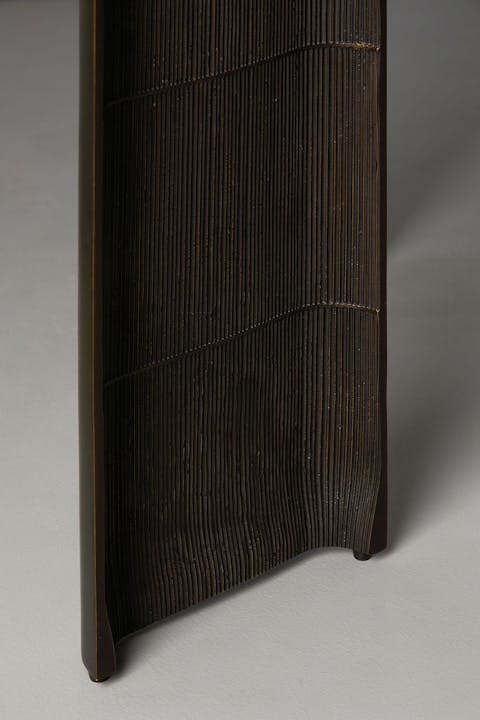 de sousa hughes alexander lamont corteza console table natural speckle leg detail