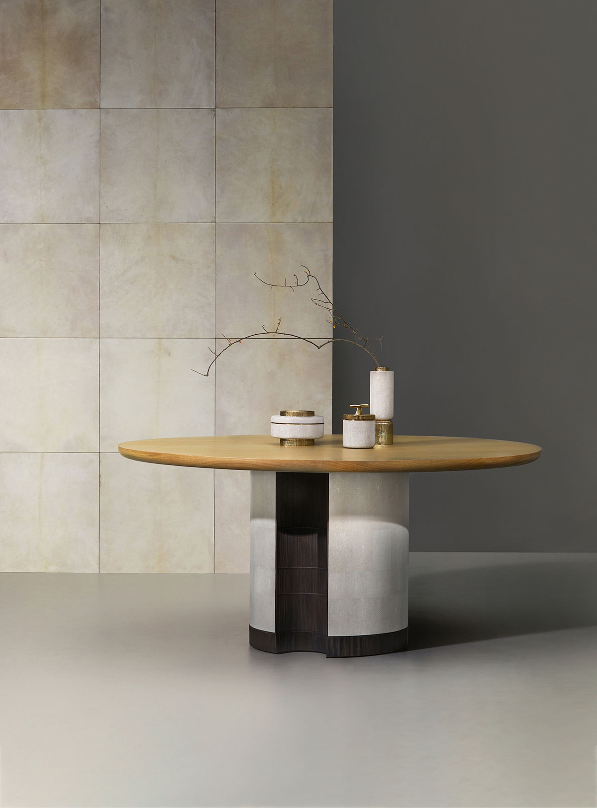 de sousa hughes alexander lamont corteza dining table natural speckle 3