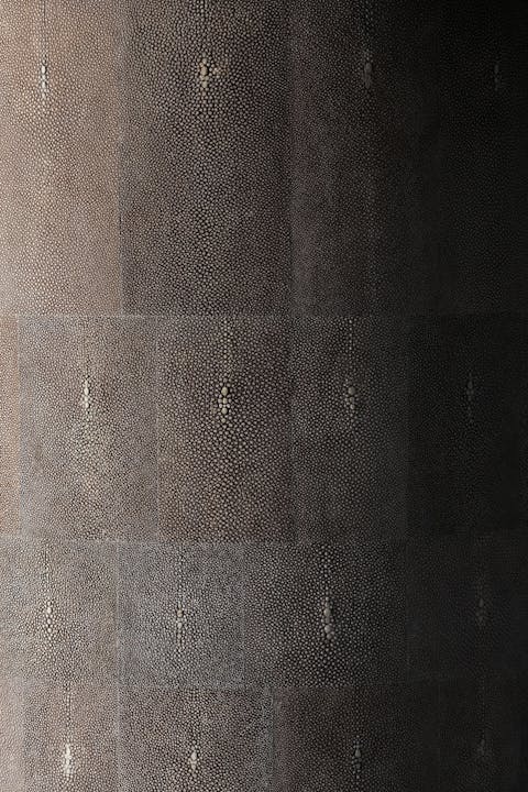 de sousa hughes alexander lamont corteza dining table natural chocolate detail 2