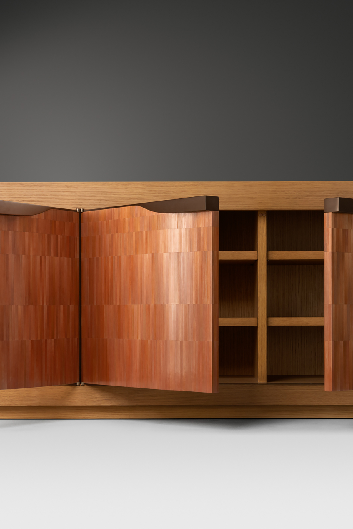 de sousa hughes alexander lamont estribor drinks cabinet 4 door golden brown front detail open