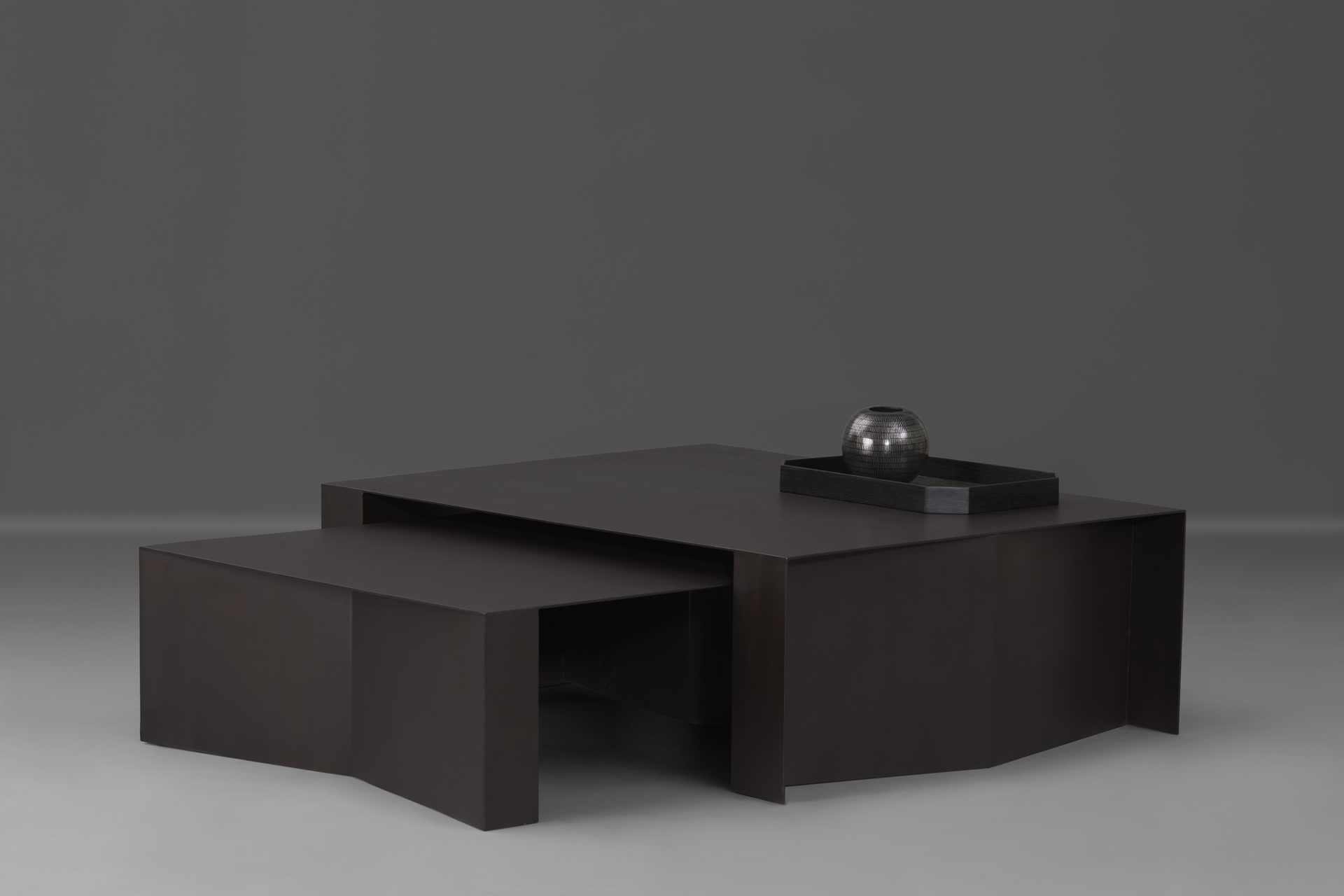 de sousa hughes  alexander lamont Etched Twin Coffee Table 01