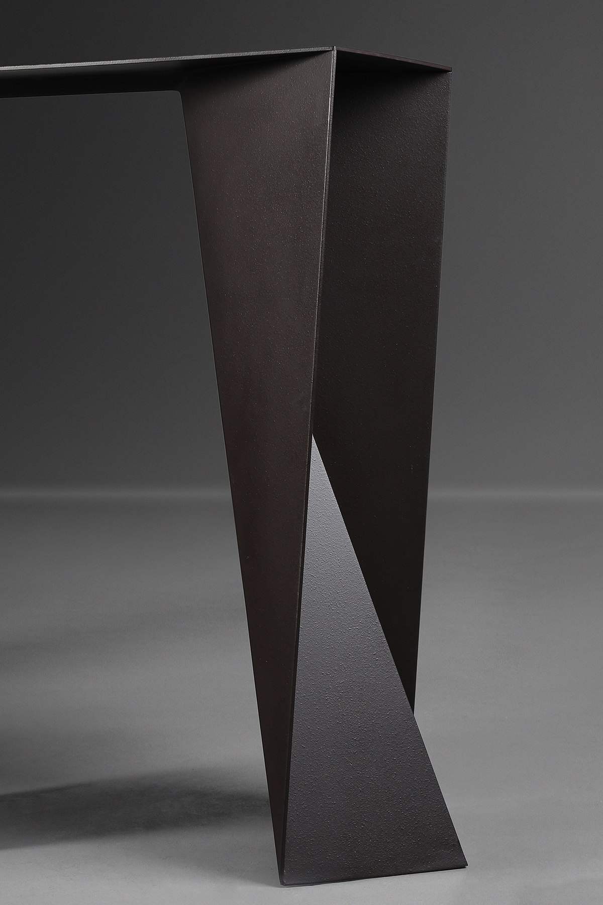 de sousa hughes alexander lamont etched twin console detail