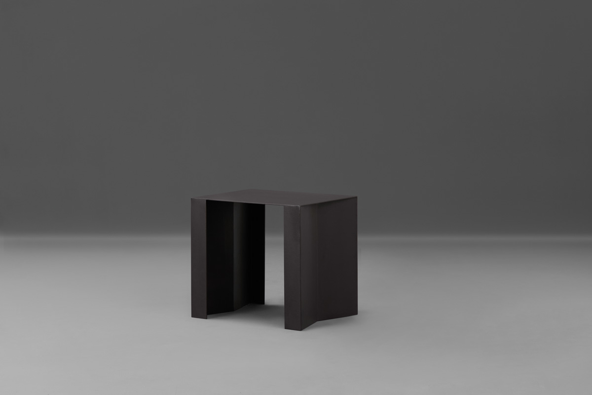 de sousa hughes alexander lamont etched twin side tables small