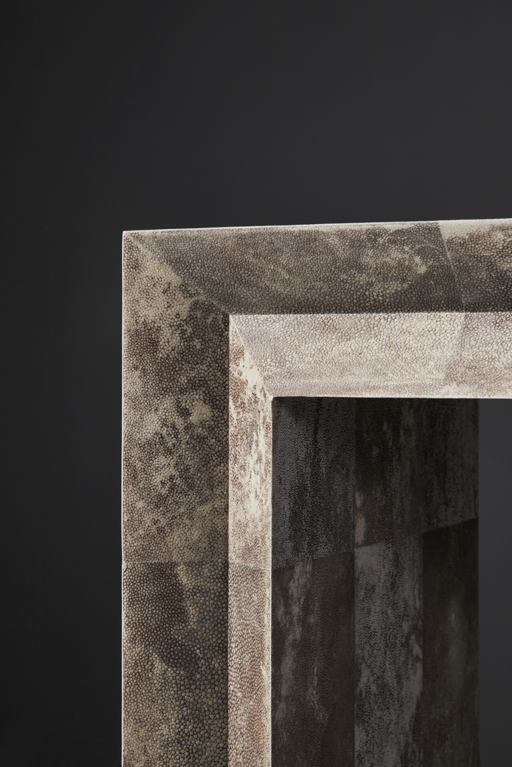 de sousa hughes alexander lamont kertas console shagreen detail