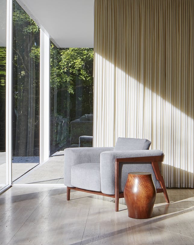 de-sousa-hughes-troscan-mari-lounge-chair-fransworth-house