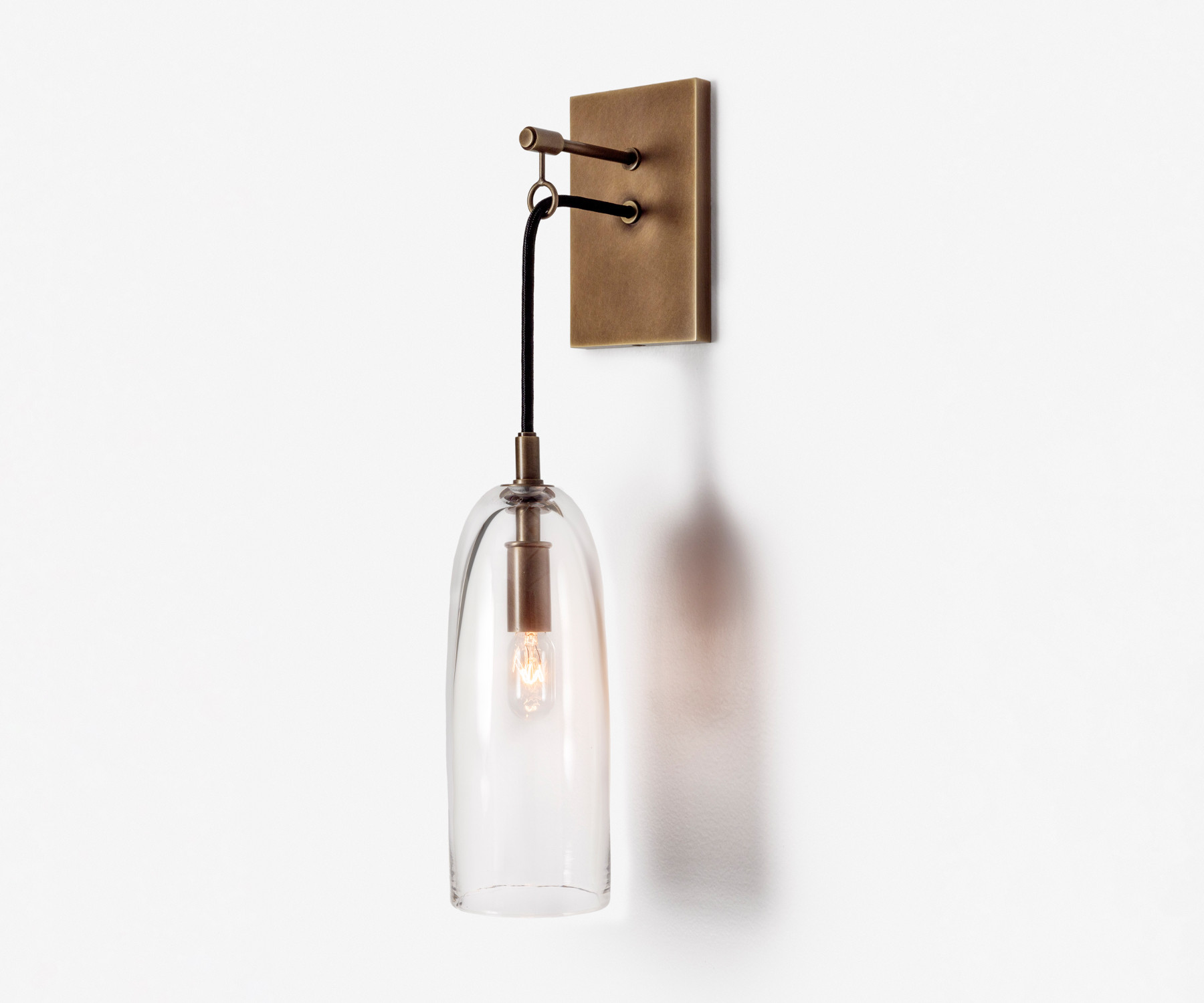 55xUNkB08dD de sousa hughes alison berger lure sconce