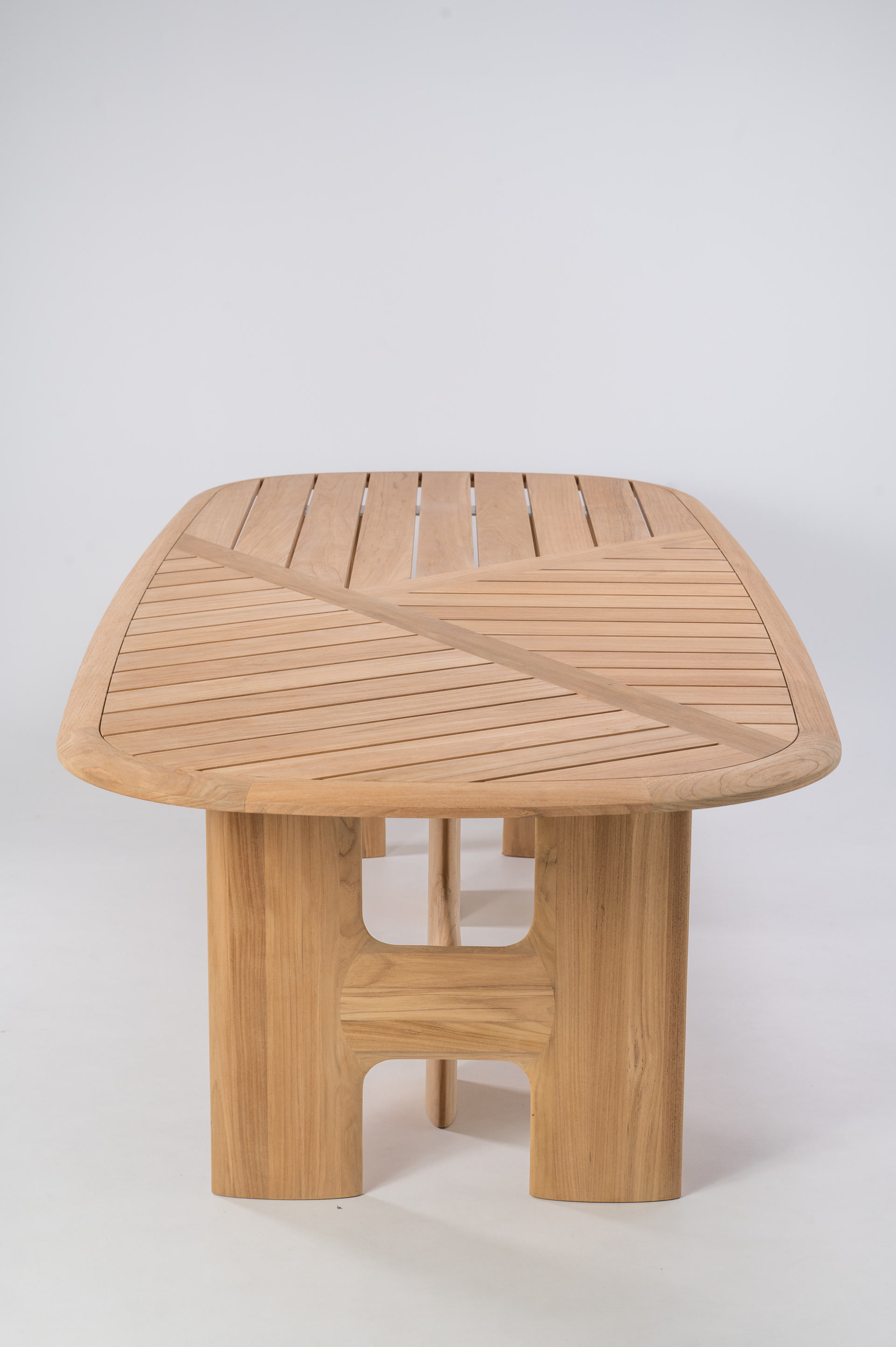 de sousa hughes jiun ho Kiyomizu table outdoor side angle
