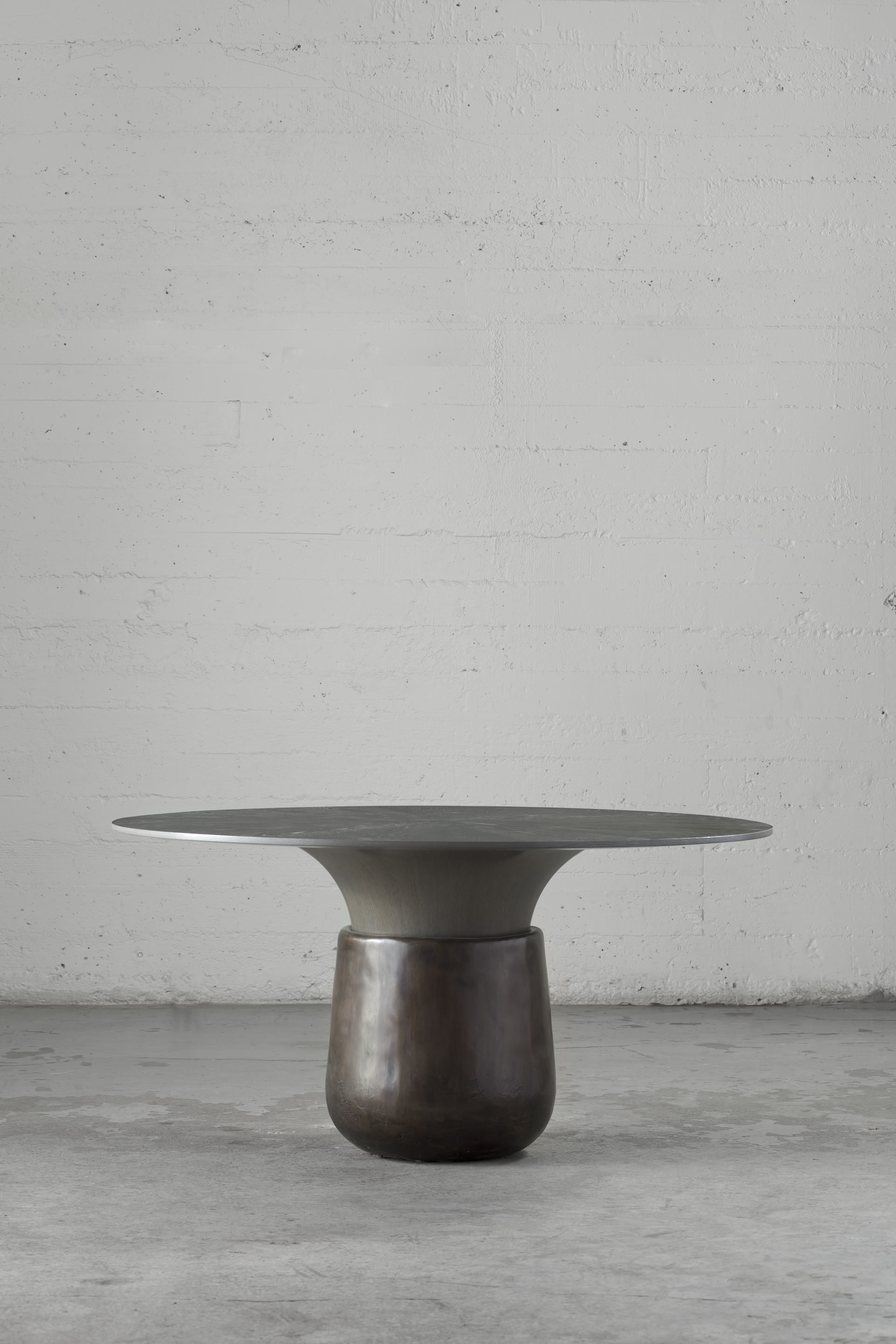 de sousa hughes jiun ho masai dining table
