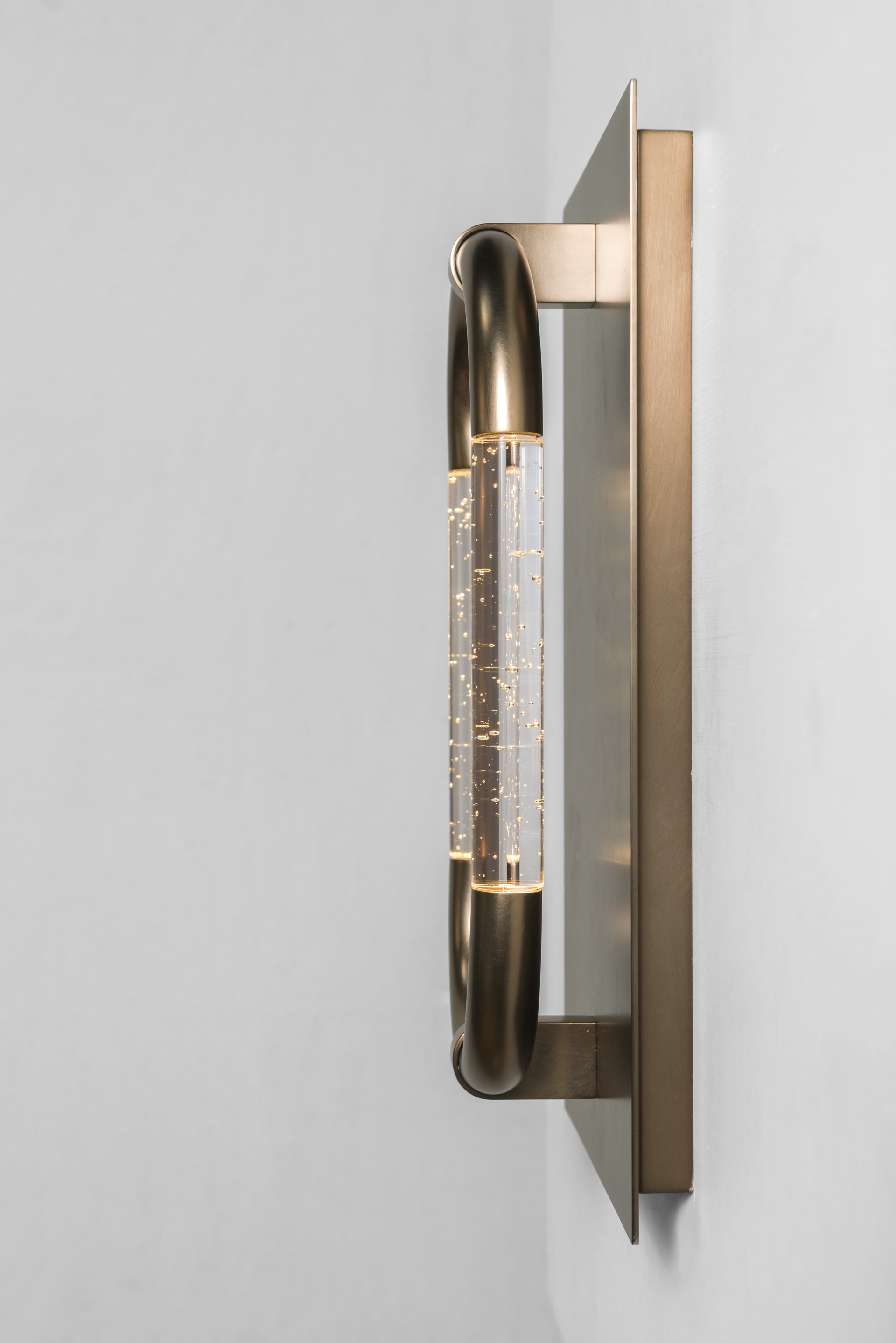 de sousa hughes jiun ho Oita Sconce Side Detail