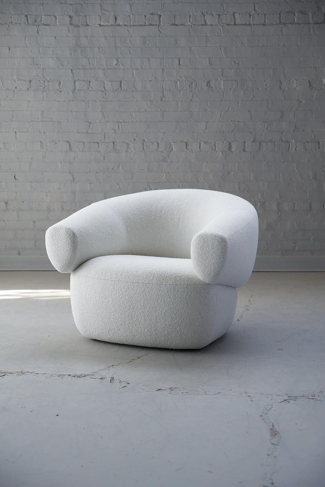 de sousa hughes jiun ho piedra chair side angle