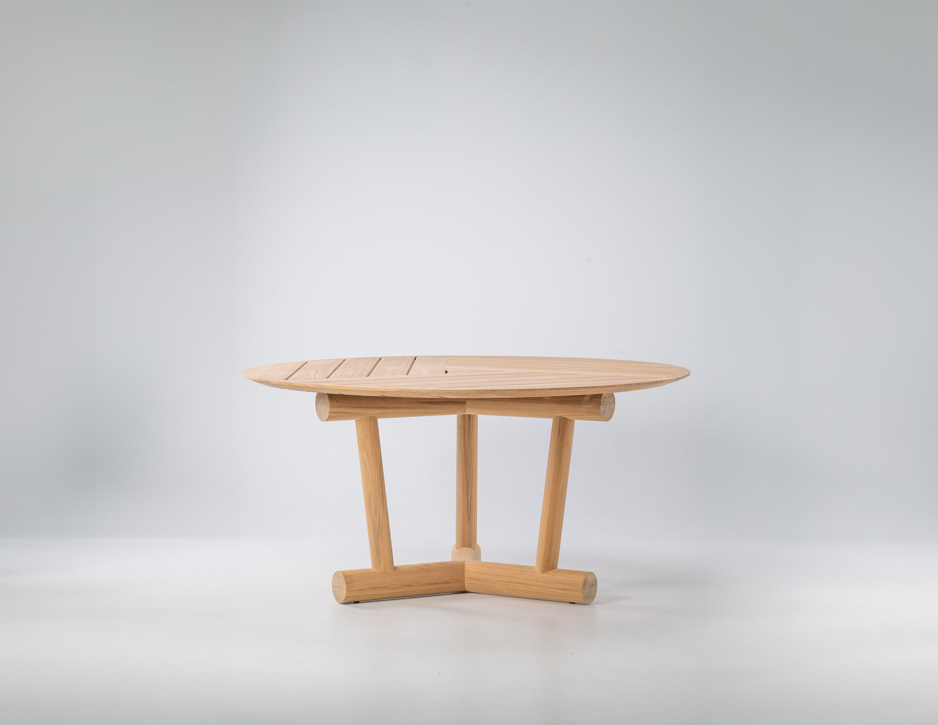 de sousa hughes jiun ho Torii table ROUND front