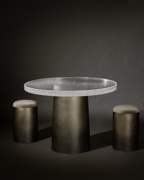 de sousa hughes john pomp monolith circular dining table