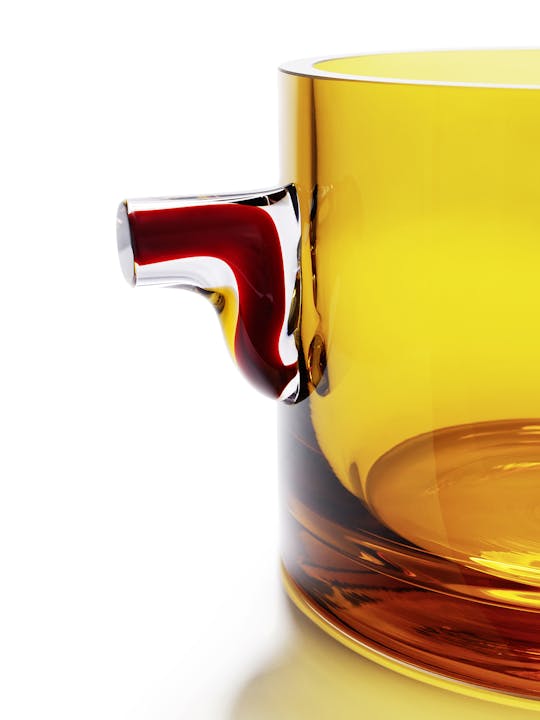 de sousa hughes liaigre coupe vase detail