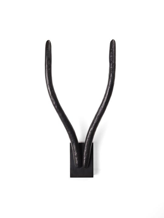 de sousa hughes liaigre Don Sconce front