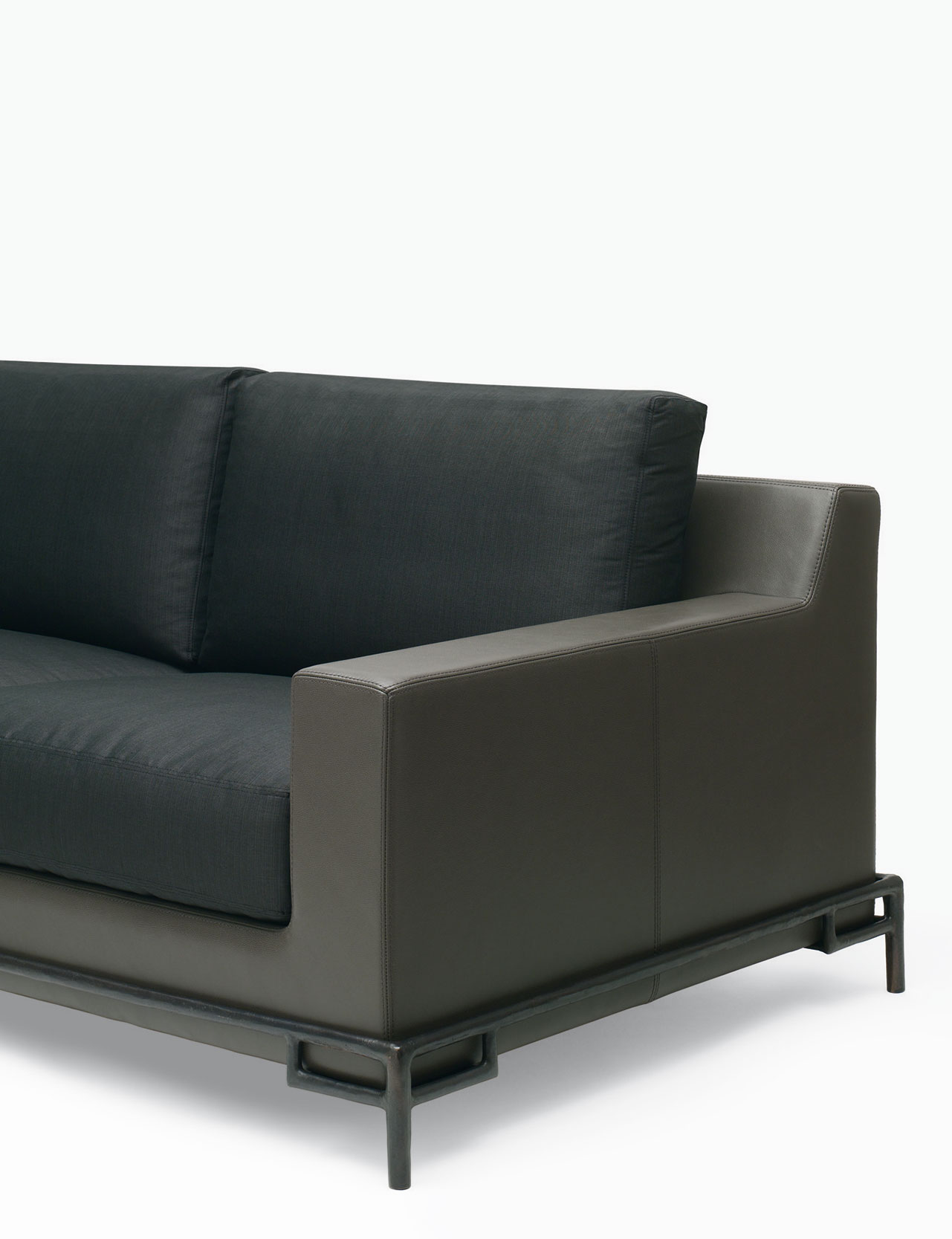 de sousa hughes liaigre Erudit Sofa arm detail