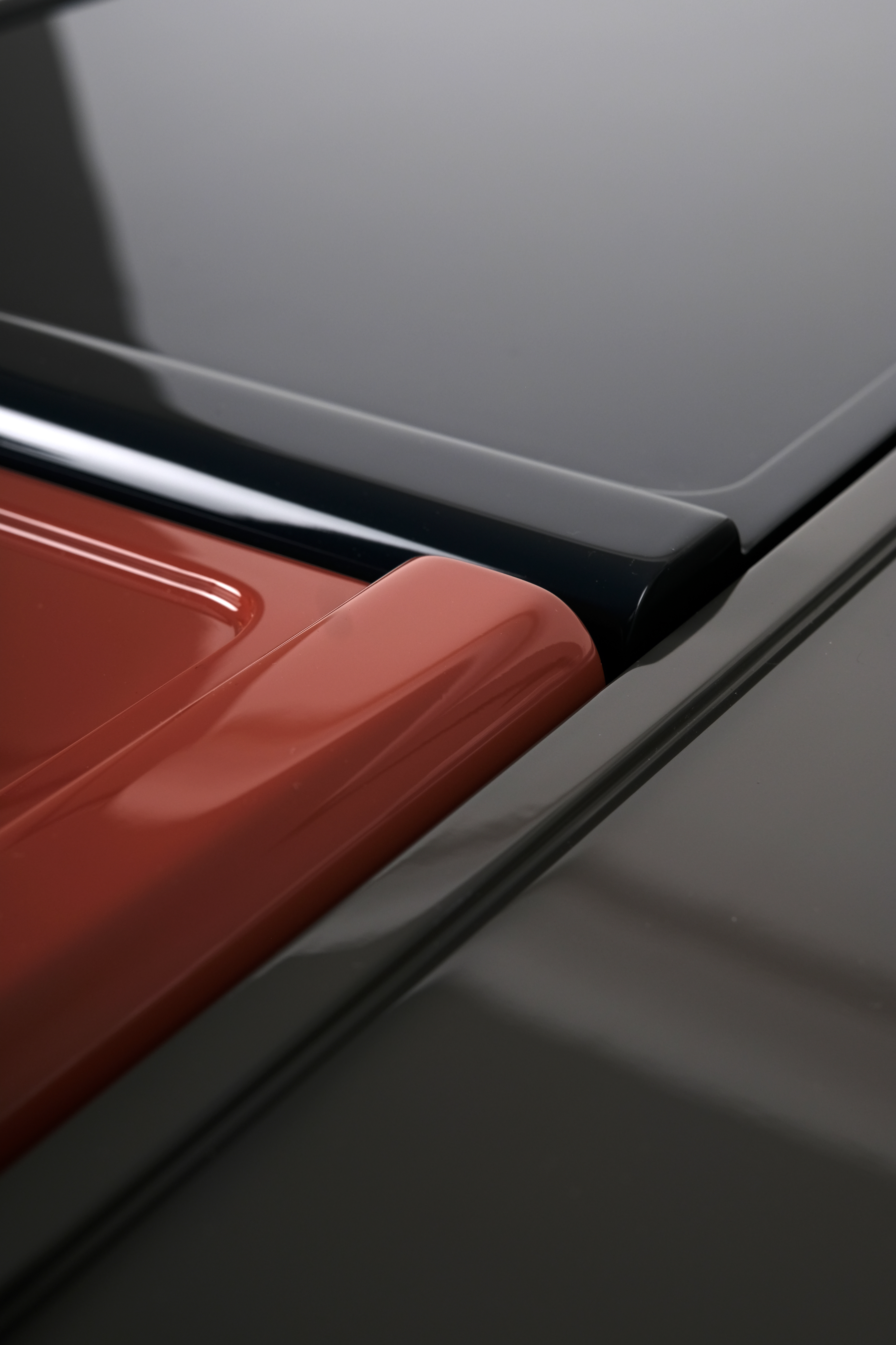 de sousa hughes liaigre hugo trays detail