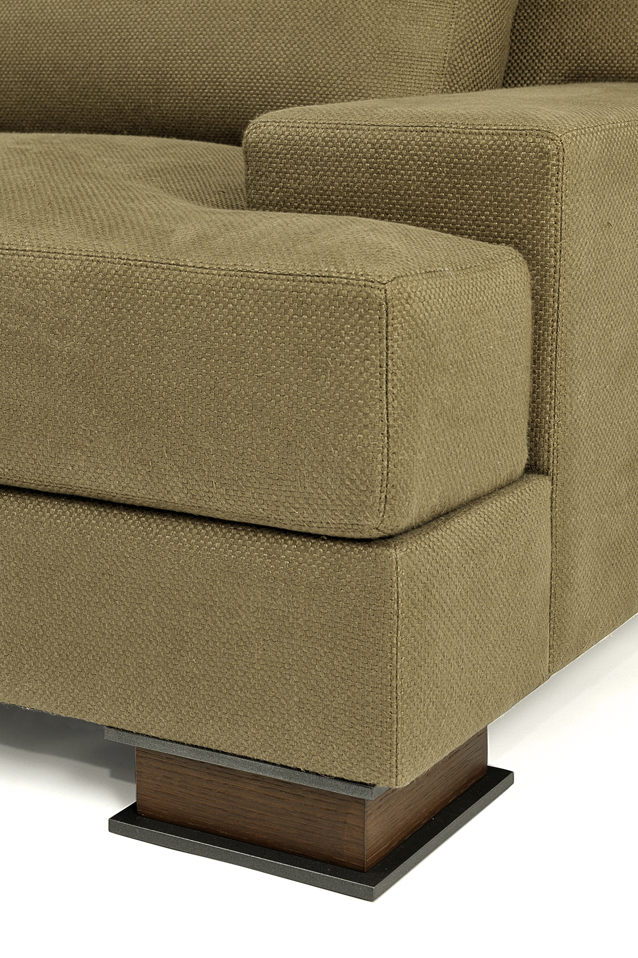 de sousa hughes liaigre HUNIER sofa detail