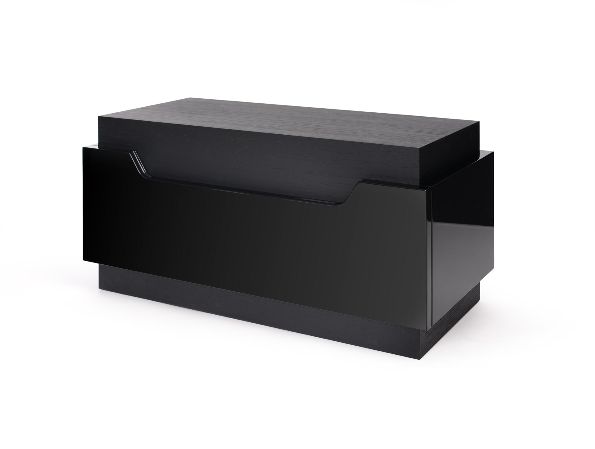 de sousa hughes liaigre Nautes bedside table angle