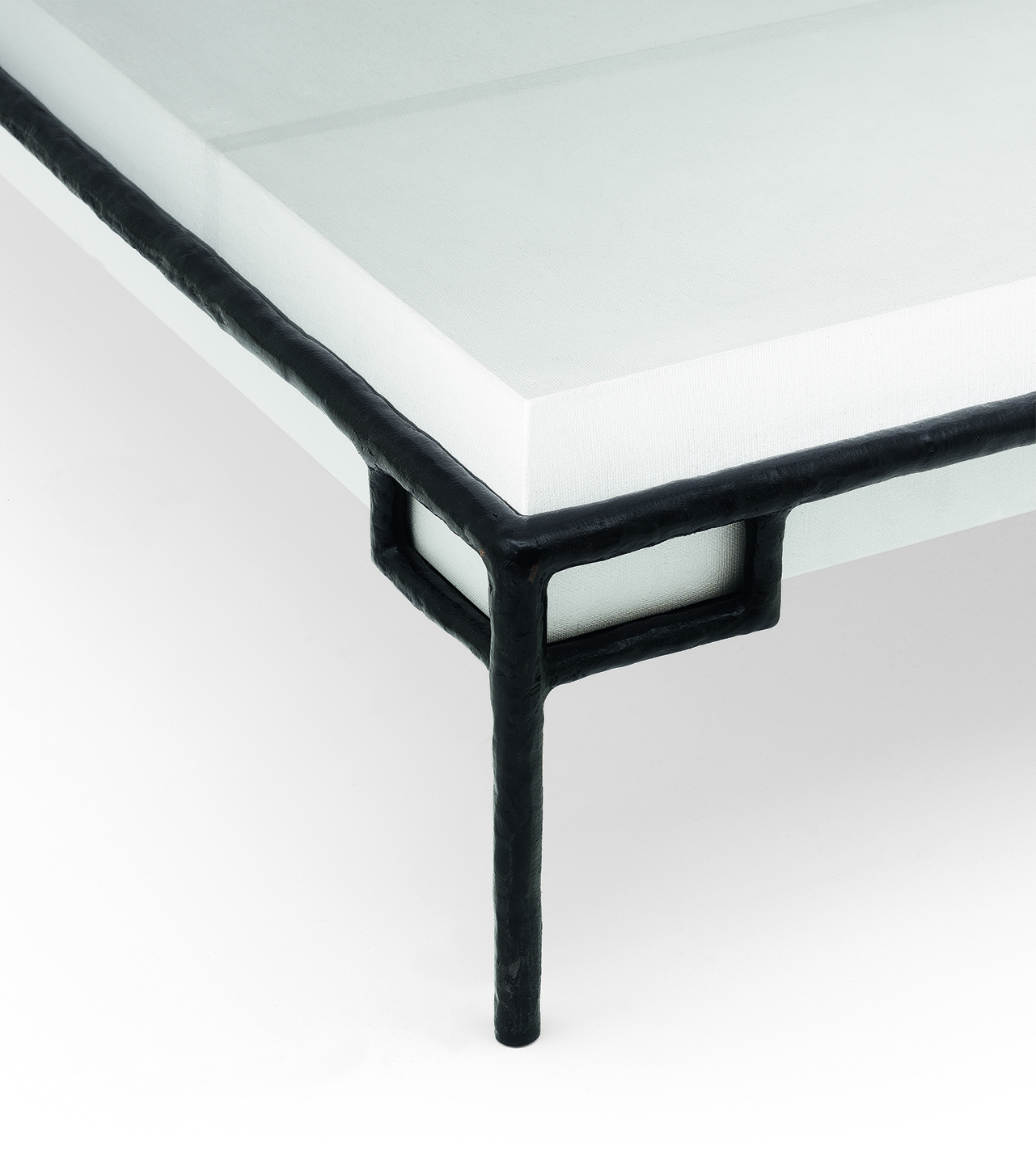 de sousa hughes liaigre KALAE table detail