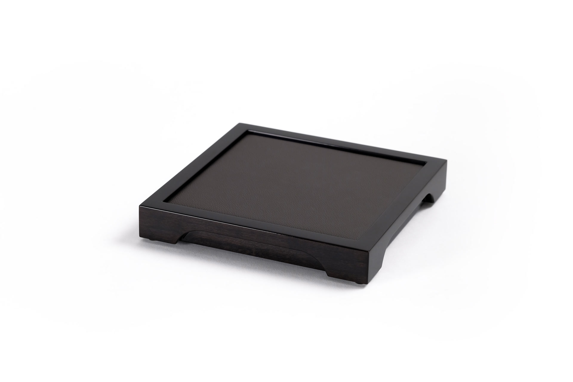 de sousa hughes liaigre leo tray