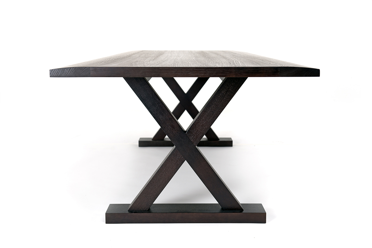 de sousa hughes liaigre long courrier table side